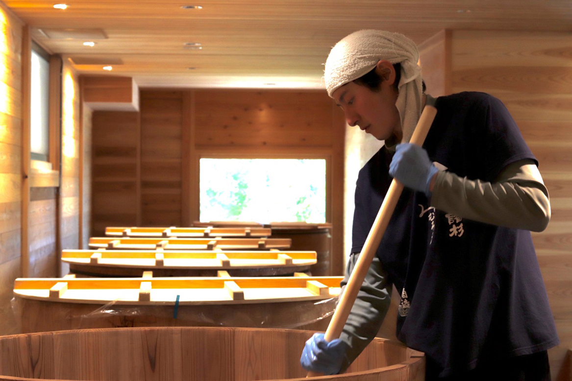 酒造りを見られる